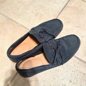 Clarks suede loafers for men in navy blue in us size 9 or 42.